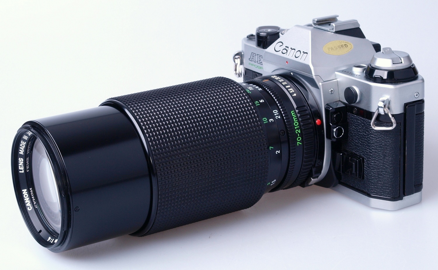 Canon FD n 70210mm Zoom lens. (manual focusing) perfect condition