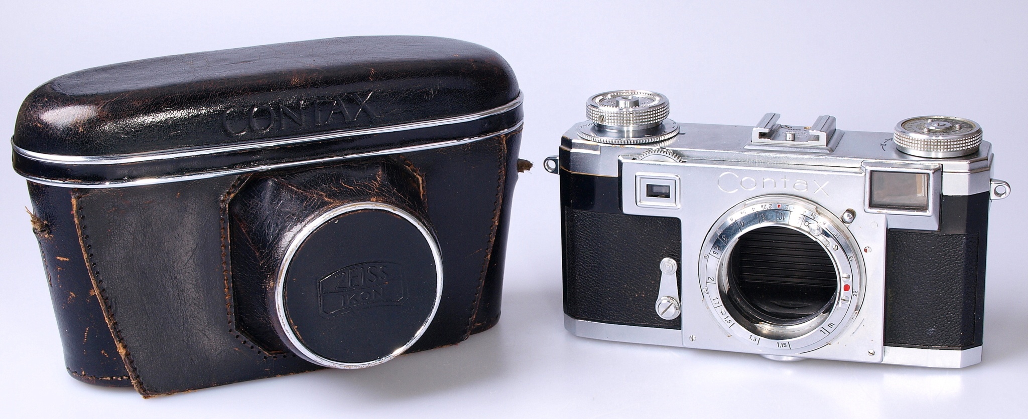 Contax II A . Rangefinder camera. ( postwar 1950 ). Body. nice and