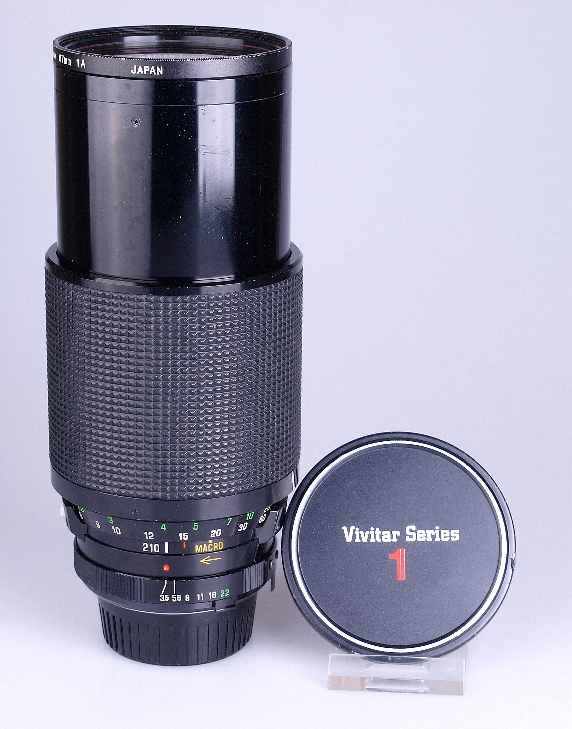 Vivitar Series 1 70-210mm F3.5 macro focusing zoom lens Vivitar Series 1 70-210mm F3.5 macro focusing zoom lens