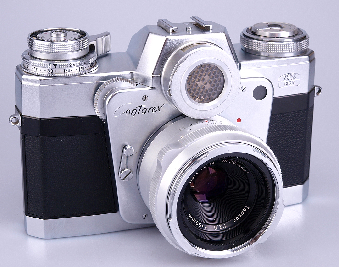 Contarex model 1 with Carl Zeiss Planar 50mm f/2 lens (1960