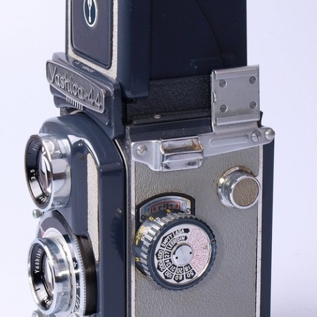 Twin lens reflex analog